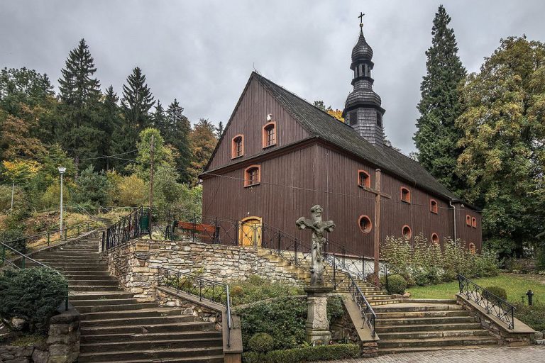 Church of st. Józefa, 19th century wooden building of the Skałki guest house, ul. Wojska Polskiego - Międzygórze